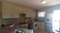 Kitchen - 11 square meters of property in Annlin West