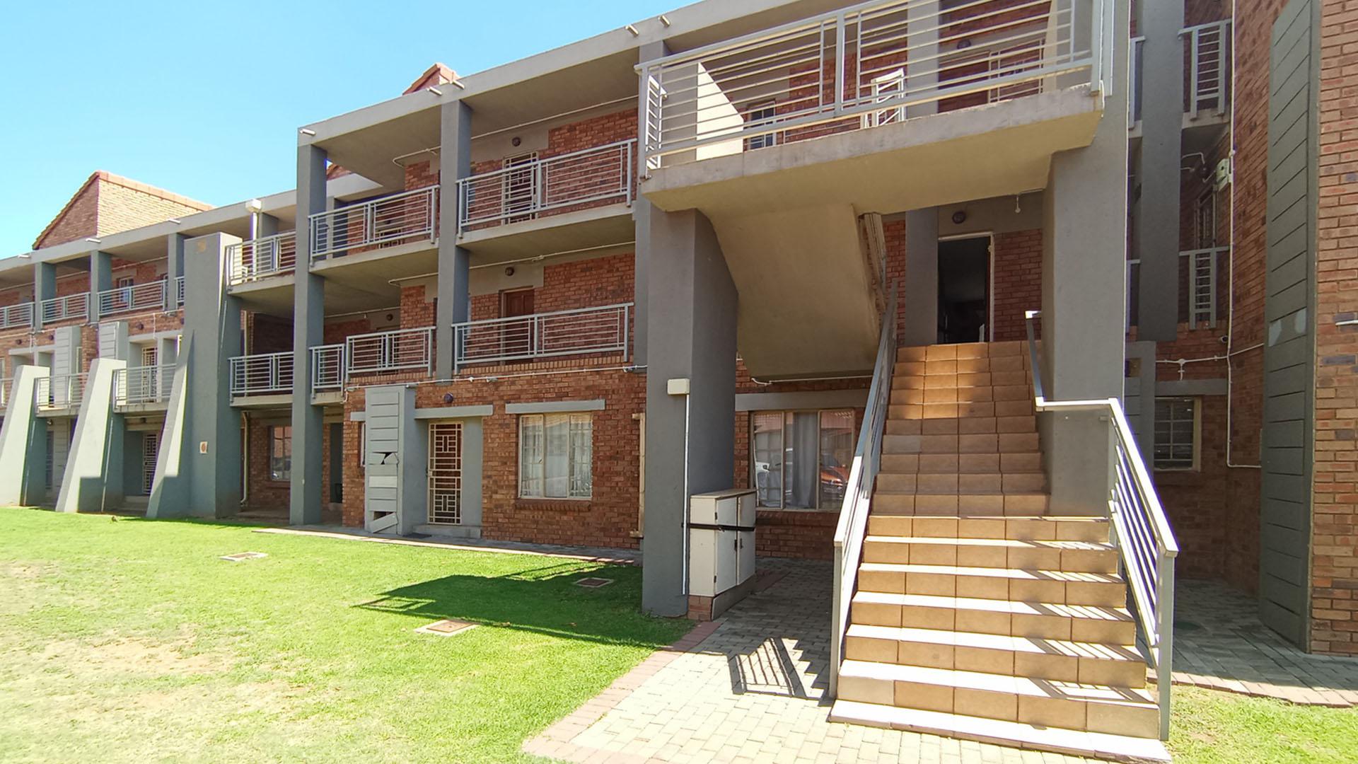 Front View of property in The Orchards