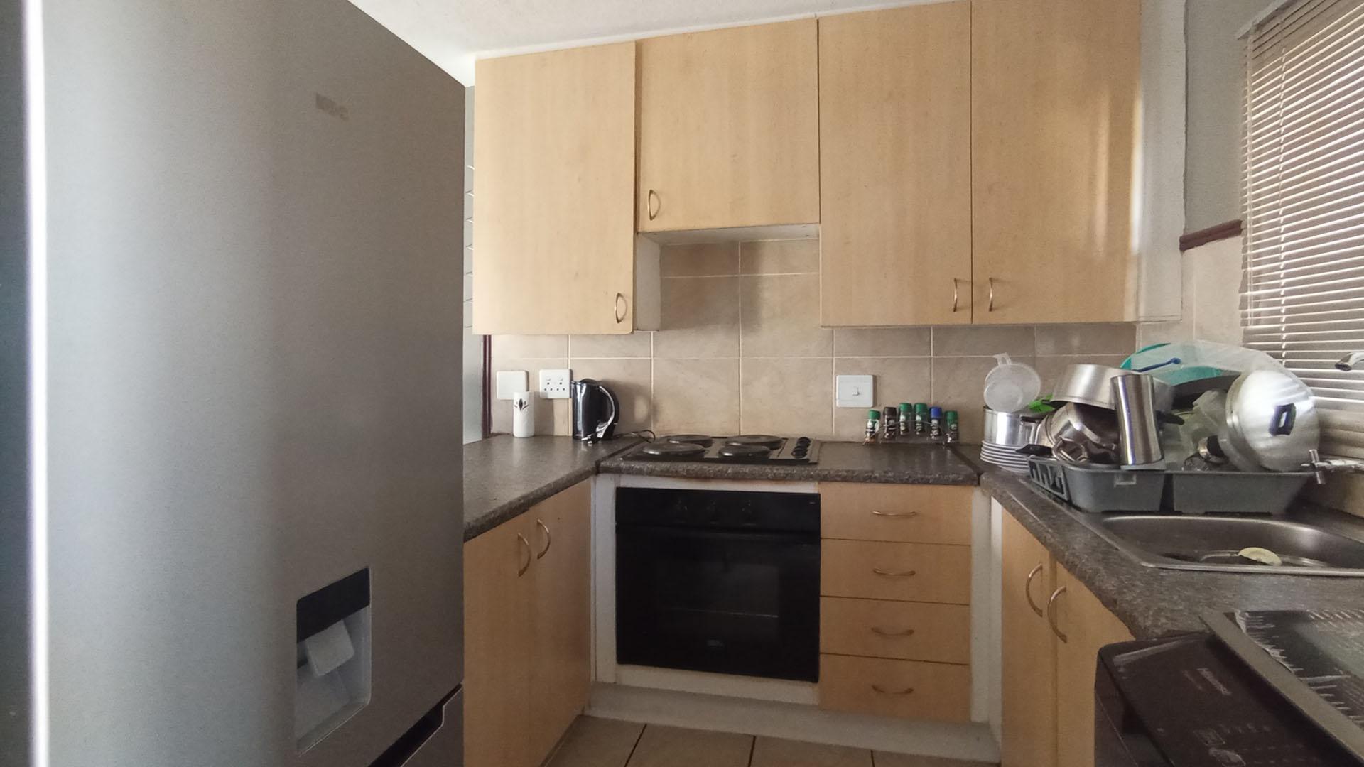 Kitchen - 8 square meters of property in The Orchards