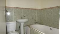 Bathroom 1 - 5 square meters of property in Florida Lake