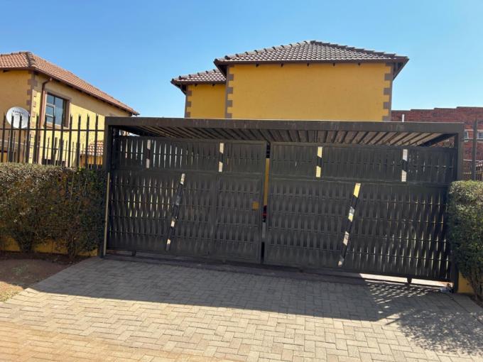 2 Bedroom Simplex for Sale For Sale in Germiston - MR648309