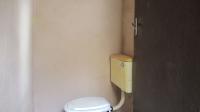 Bathroom 3+ - 2 square meters of property in Wilropark