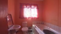 Main Bathroom - 5 square meters of property in Soshanguve East