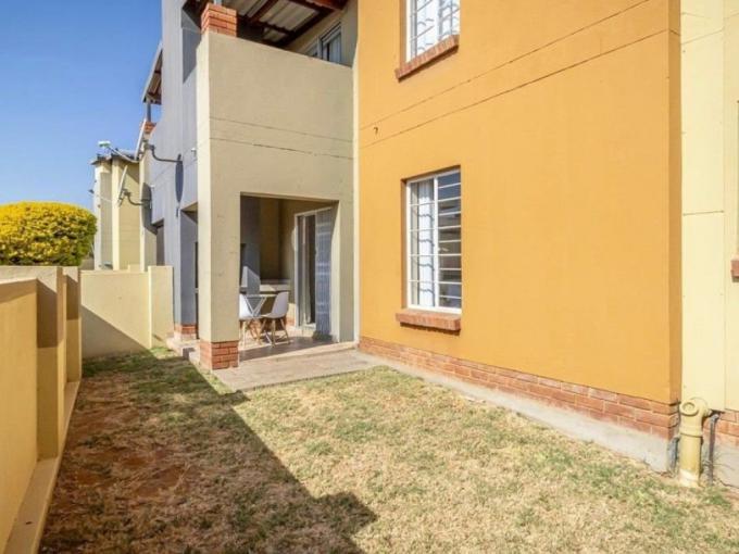 2 Bedroom Apartment for Sale For Sale in Waterval East - MR648472