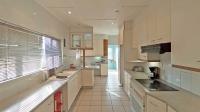 Kitchen - 32 square meters of property in Amanzimtoti 