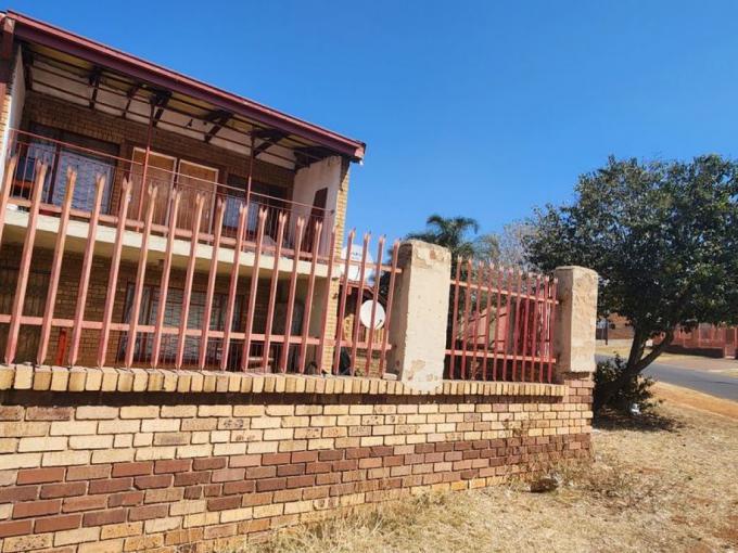 9 Bedroom House for Sale For Sale in Laudium - MR648650