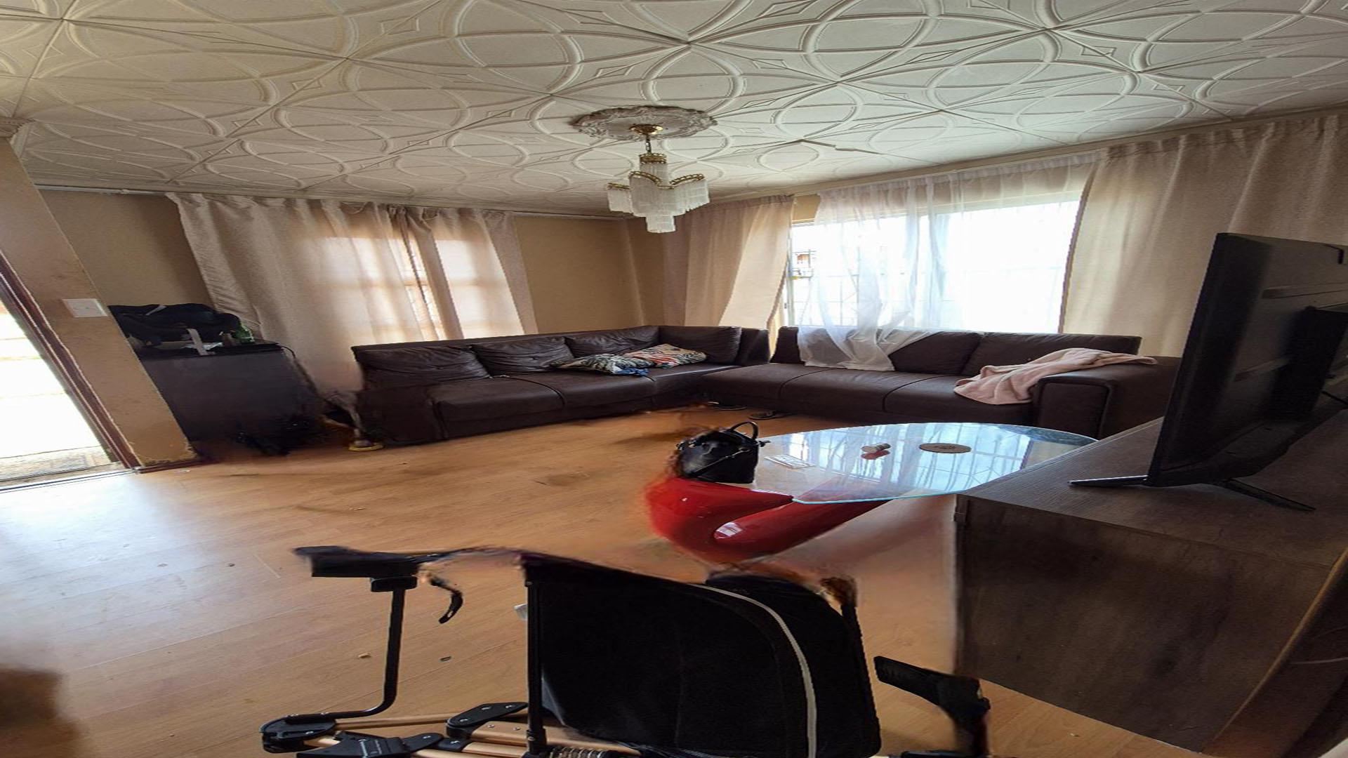 Lounges of property in Kwadwesi