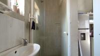 Bathroom 1 - 18 square meters of property in Gezina