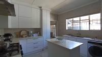 Kitchen - 38 square meters of property in Gezina