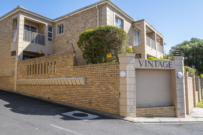 2 Bedroom Apartment for Sale For Sale in Durbanville   - MR649003