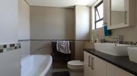 Main Bathroom - 10 square meters of property in Montana