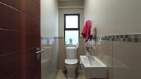 Guest Toilet - 4 square meters of property in Montana