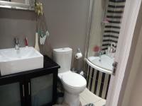 Bathroom 3+ of property in Bedfordview