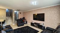 Lounges - 24 square meters of property in Bedfordview