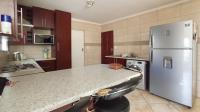 Kitchen - 13 square meters of property in Kosmosdal