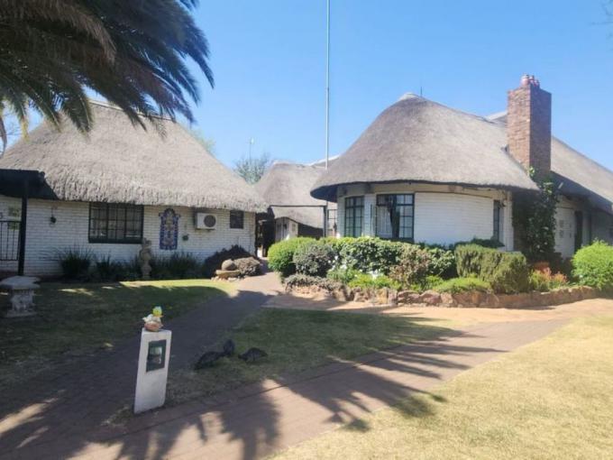 Guest House for Sale For Sale in Emalahleni (Witbank)  - MR649049