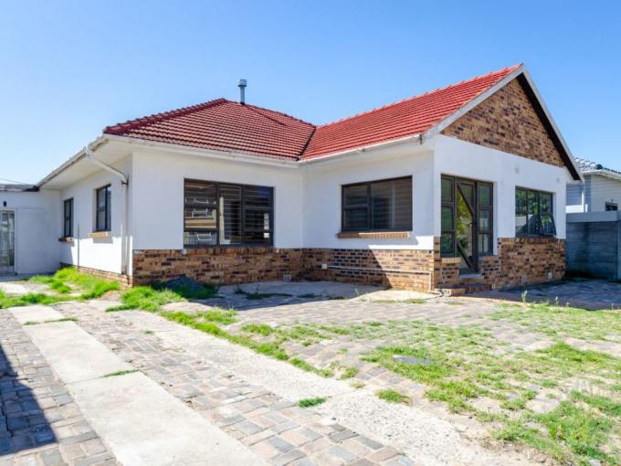 3 Bedroom House for Sale For Sale in Parow Central - MR649059