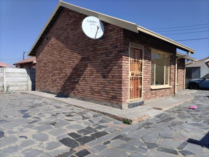 2 Bedroom House for Sale For Sale in Boitekong - MR649081