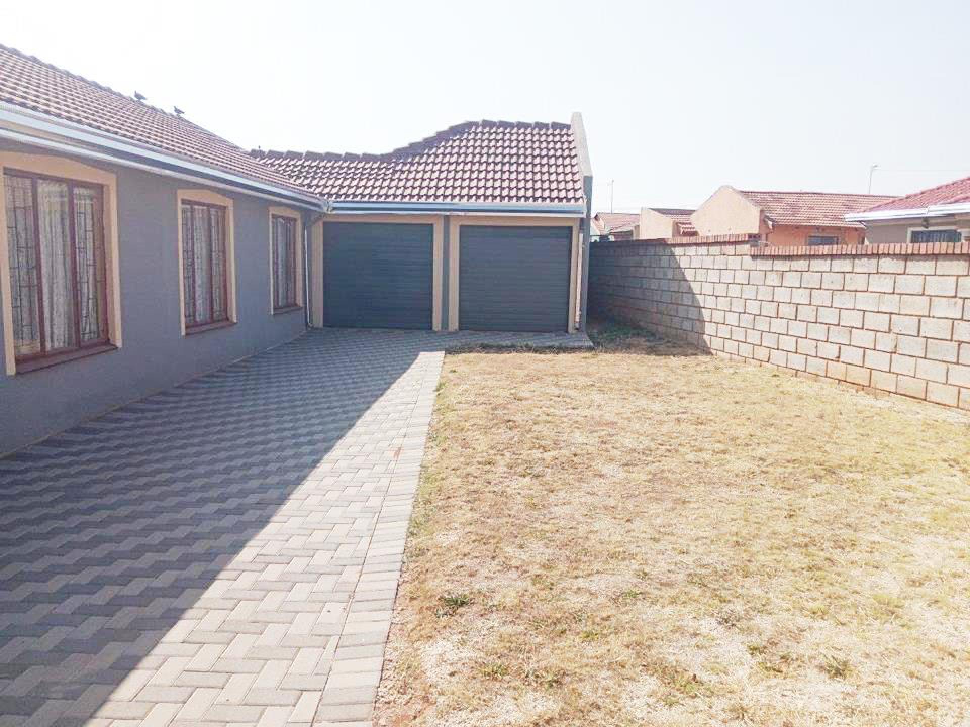  of property in Vosloorus