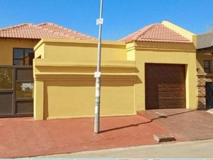 3 Bedroom House for Sale For Sale in Klipfontein View - MR649103