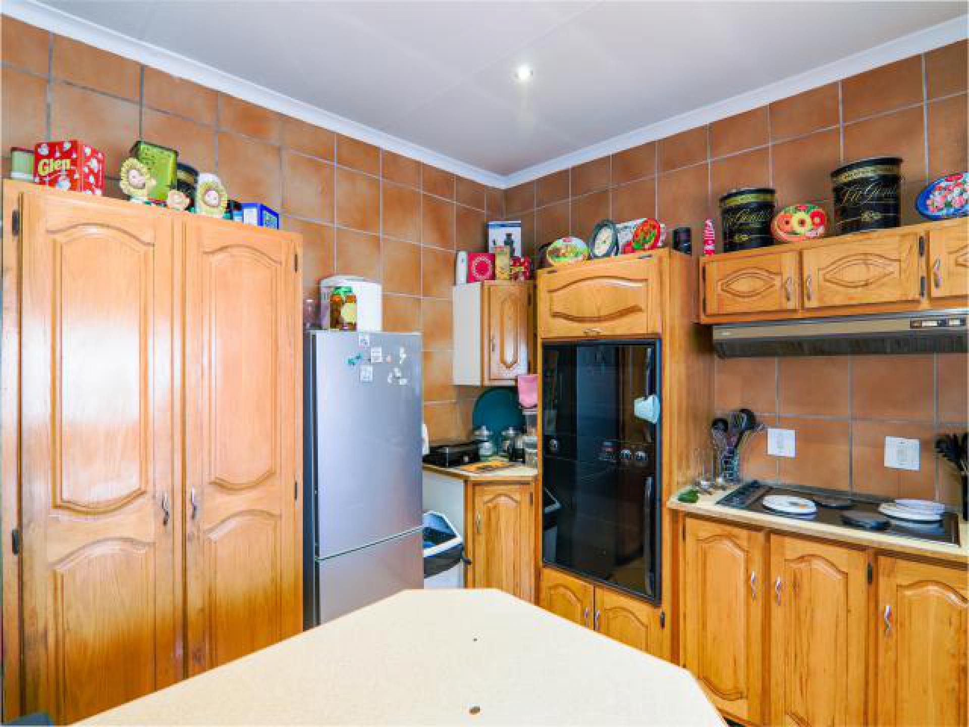 Kitchen - 21 square meters of property in Wonderboom South