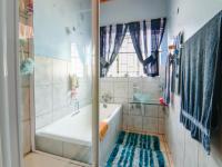 Bathroom 1 - 9 square meters of property in Wonderboom South