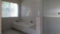 Bathroom 1 - 10 square meters of property in Bryanston