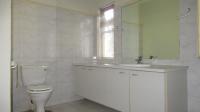 Bathroom 1 - 10 square meters of property in Bryanston