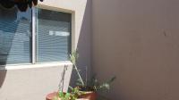 Balcony - 9 square meters of property in Bryanston