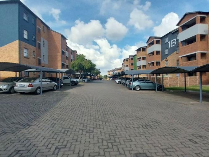 2 Bedroom Apartment for Sale For Sale in Heuweloord - MR649193