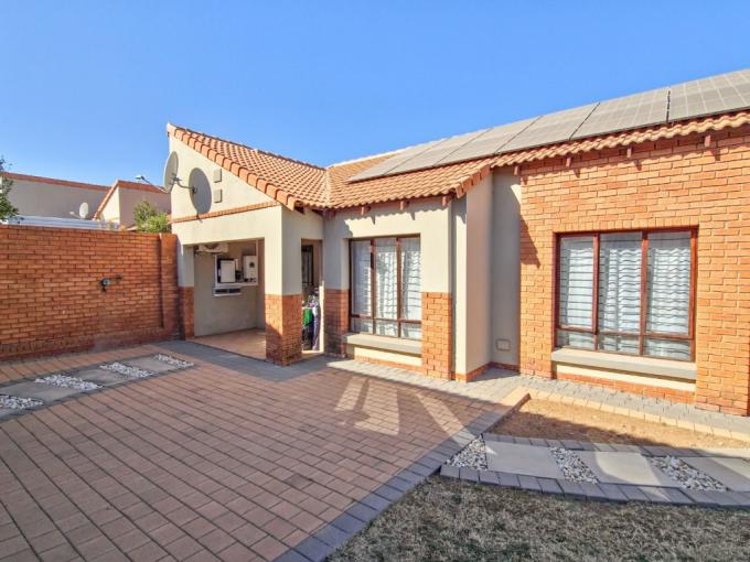 3 Bedroom Simplex to Rent in Rietvlei Ridge Country Estate - Property to rent - MR649266