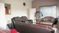 Flatlet - 118 square meters of property in Roodekrans