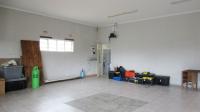 Flatlet - 118 square meters of property in Roodekrans