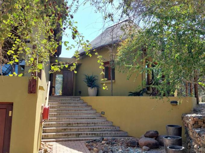 3 Bedroom House to Rent in Hoedspruit - Property to rent - MR649414