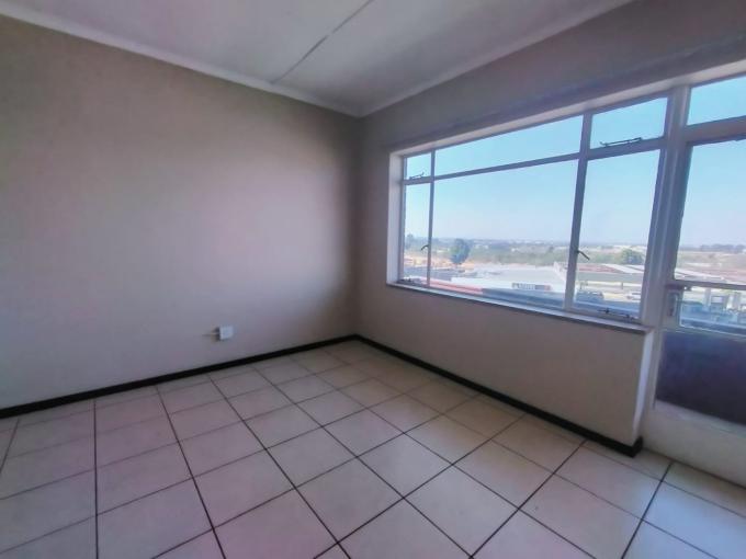 2 Bedroom Apartment to Rent in Primrose - Property to rent - MR649458