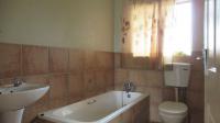 Bathroom 1 - 6 square meters of property in Greenhills