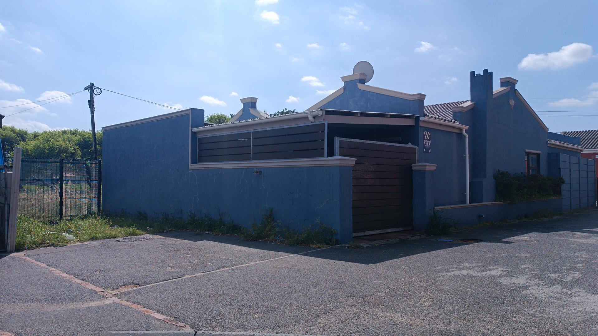 Front View of property in Athlone - CPT