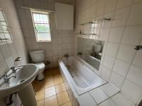 Bathroom 1 - 5 square meters of property in Dunnottar