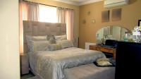 Bed Room 2 - 19 square meters of property in Sandton