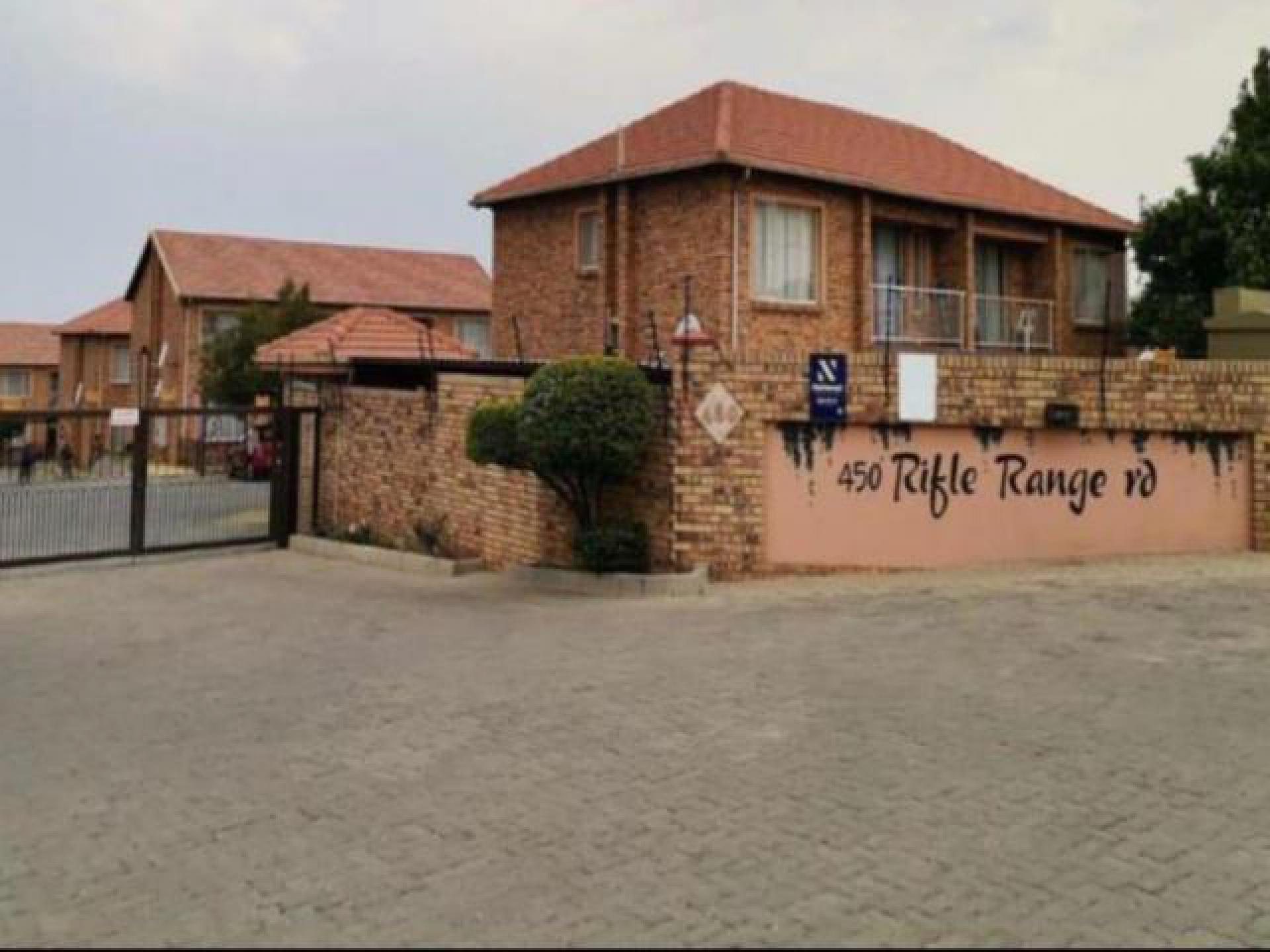 Front View of property in Rosettenville