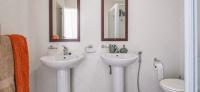 Bathroom 1 of property in Glendinningvale