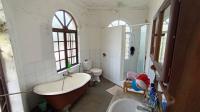 Main Bathroom - 9 square meters of property in Athlone