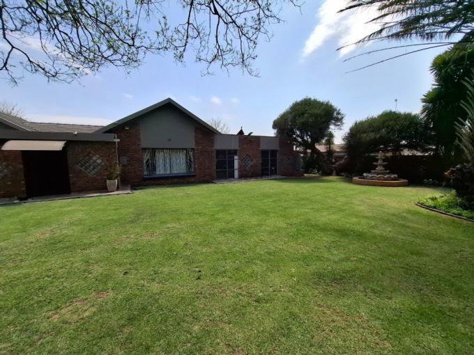 5 Bedroom House for Sale For Sale in Middelburg - MP - MR649576