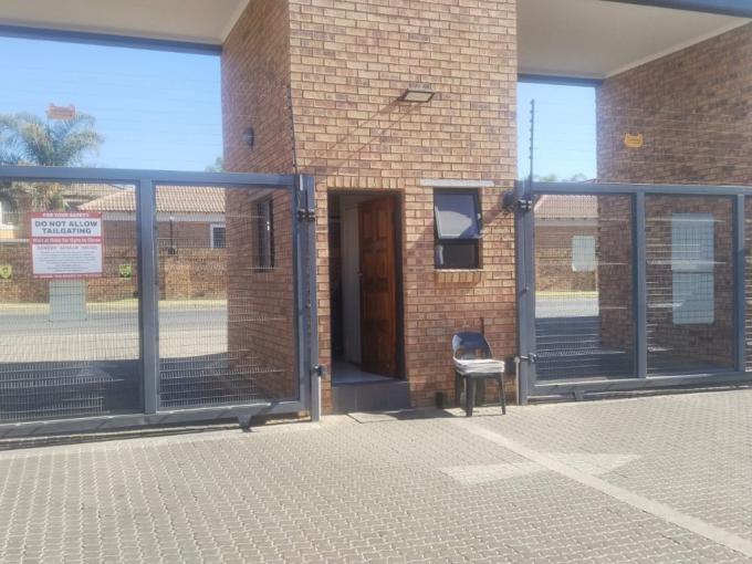 3 Bedroom Simplex for Sale For Sale in Alberton - MR649632