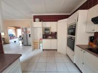 Kitchen - 17 square meters of property in Sunnyrock