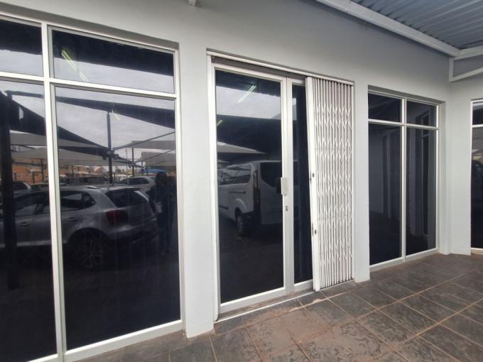 Commercial to Rent in Rustenburg - Property to rent - MR649744