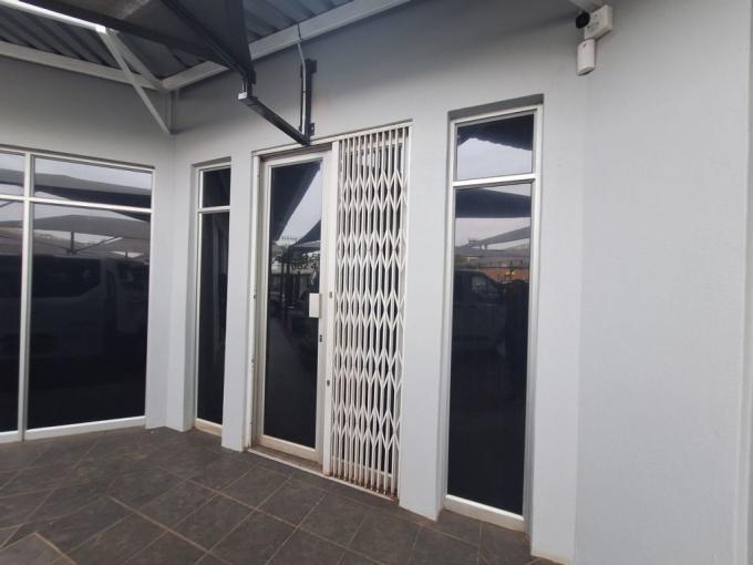 Commercial to Rent in Rustenburg - Property to rent - MR649745