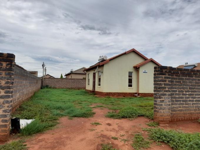 2 Bedroom House for Sale For Sale in Lenasia - MR649784