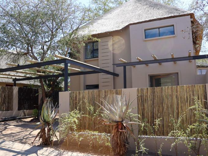 3 Bedroom Simplex for Sale For Sale in Hoedspruit - MR649795