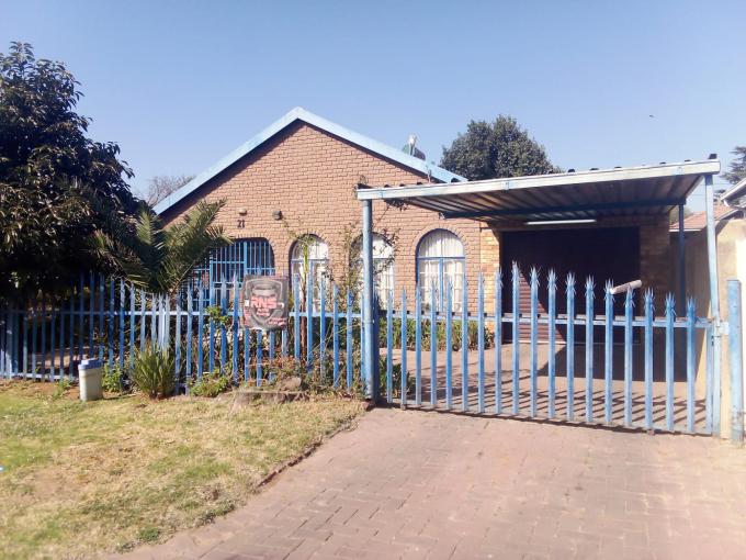 4 Bedroom House for Sale For Sale in Lenasia - MR649823